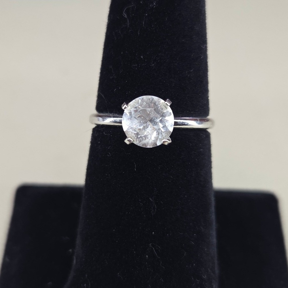 Round Cut Clear Solitaire Ring Silver Tone Minimalist Classic Band Women 0338